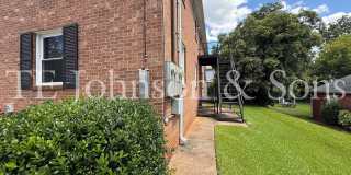 Modern 2 Bedroom Apartment with Water Included on Forsyth St Gallery 11