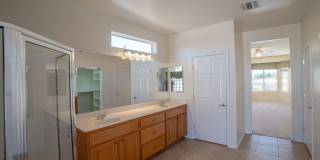 Sun City Anthem!! 55 & Older!! Single Story!! Private Pool!! Strip Views!! 3 bedrooms and 3 car Garage!! Gallery 17