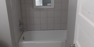 Nice 3BR/1BA house with Appliances Gallery 12