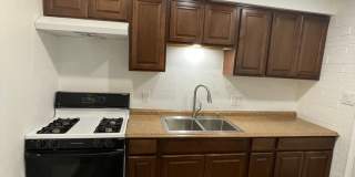 READY TO TOUR NOW! 2 Bedroom, 1 Bath Nice Apartment Gallery 1
