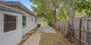 5917 SW 62nd Ter Gallery 26