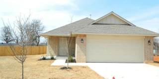 4 Bed, 2 Bath with Storm Shelter and Large Backyard Gallery 1