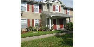 Upper Unit 2/2 available in Naples! Annual Rental! Gallery 1