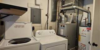 2bd/1bth Duplex in Kent with detached garage Gallery 18