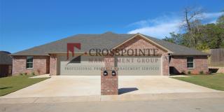 Beautiful 3 Bedroom 2 Bathroom Townhouse in South Tyler! 1/2 OFF FIRST FULL MONTHS RENT! Gallery 2
