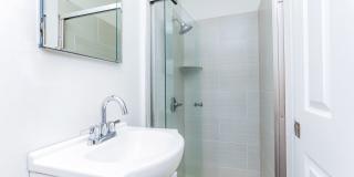 Tropic Gardens - renovated, split level 2, bedroom, 2 bath with 2 parking stalls Gallery 25