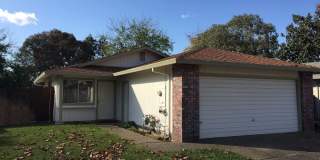 Rare find home with 2-Car Garage, Fenced Yard, with Convenient Location! Gallery 1