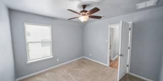 Modern 4-Bed Home with Open Layout in New Braunfels - Realtor Commission: $500 Gallery 34