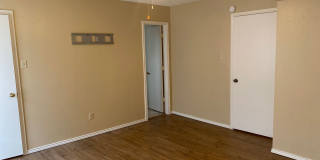 Cozy 3/2/2 Brick Home! Available September!! Gallery 22