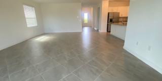 4 bedroom 3 bathroom home in Timber Creek Gallery 8