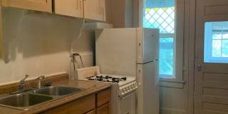 Tons of space in this Charming 1 Bedroom 1 bath with bonus room Gallery 1