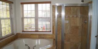 25575 AMERICA Square Gallery 28