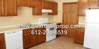 End Unit Townhouse Available June 1st, Vaulted Ceilings, Large Patio, Loft Area Gallery 5