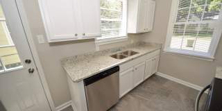 Charming updated 3 bed, 1 bath home near Midtown and Pink Palace. Gallery 10