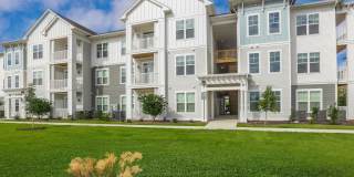 Middle Sound West Apartments Gallery 25