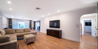 1310 Jackson St Gallery 13