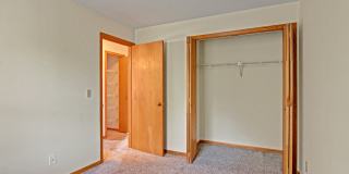 Plymouth Square at 37th Apartments Gallery 10