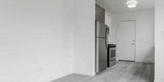 1706 West Glenlake Avenue Gallery 3
