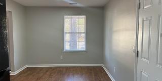 MOVE IN SPECIAL: $500 OFF 1ST MONTH'S RENT!** Gallery 12