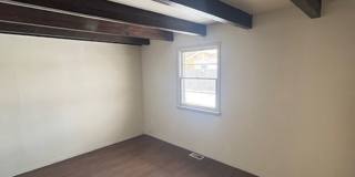 528 Henrietta Gallery 21