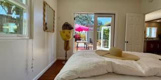Gorgeous Fully Furnished Ocean Beach Retreat + FLEXIBLE STAY Gallery 19