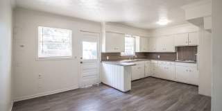 Centrally Located 3 Bedroom 2 Bathroom house! Gallery 1