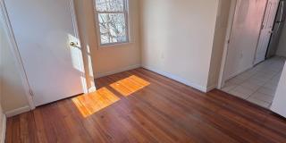 4 Gray Street Gallery 27