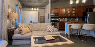 2064 HERSCHEL Street Gallery 13