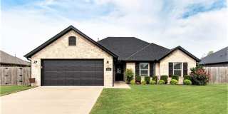 Stylish 3-Bedroom, 2-Bathroom Home for Rent! Gallery 1