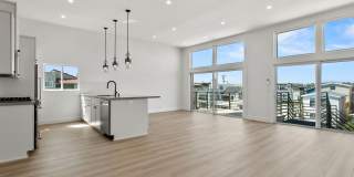 Balboa Blvd (913) Gallery 1