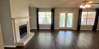Spacious 4 Bedroom in South Crestview Gallery 9