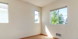 2-Bedroom DuPont Condo with New Interior Paint and Carpet Gallery 15