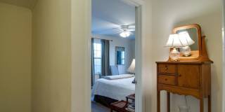 Beautiful 2BR/1.5BA home in a prime location within walking distance to West End and Vanderbilt University. Gallery 16