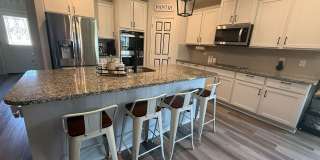 BEAUTIFUL 4-bedroom 2-bathroom home! !!HALF OFF 1ST MONTH!! Gallery 3