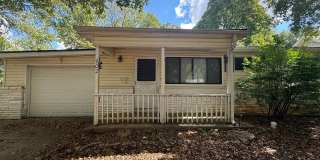 Available Now 2 bedroom 1 bath with attached 1 car garage Gallery 1