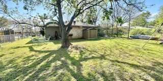 Charming 3BR Home with Large Yard & Easy I-35 Access Near Denton Gallery 20