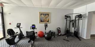 2000 Presidential Way Gallery 56