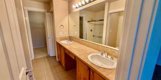 Spacious 2 Bed 2.5 Bath Lakemont Townhome with Greenbelt Views. Gallery 16