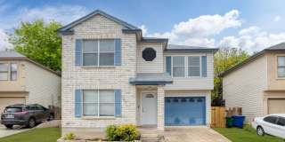 2 Story 4 BD | 2.5 BA Available in July near Medical Center! Gallery 3