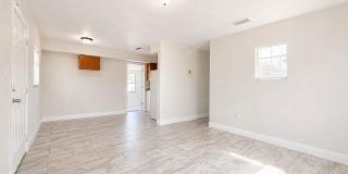 Newly Renovated 3/1 Single Family Home with Bonus room Gallery 1