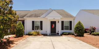 End-unit 2 Bed / 2 Bath Townhome with LVP Floors  washer/dryer included Gallery 1