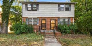 Awesome 2-bedroom, 1.5-bathroom duplex in charming Donelson! Gallery 1