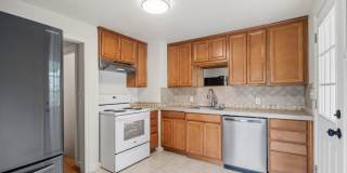Comfortable Living in a Convenient Location – Charming 3BR 1BA Home at 2403 W Everett Gallery 13