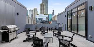 153 W Ohio Street Gallery 12