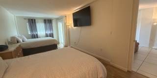 Beatifully updated Beach condo FULLY FURNISHED ANNUAL RENTAL 2/2 Gallery 22