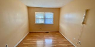 8864 WALUTES Circle Gallery 10