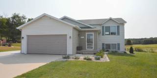 Gorgeous 4br home on nice lot with no backyard neighbors! Gallery 5
