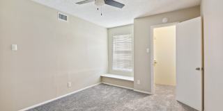 River Oaks Gallery 28