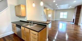 Amazing 4 Bedroom House! Hardwood, 2.5 Baths Stainless, A/C Gallery 1