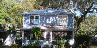 Huge 3 Bedroom, 1 Bathroom Apartment Steps From UF in Fifth Avenue Gallery 1